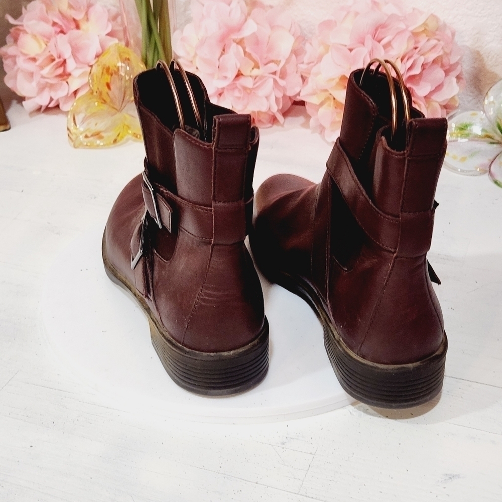 UMBERTO Raffini Tanya Brown Ankle Boots With Buckle Straps Size 9 - Picture 3 of 10